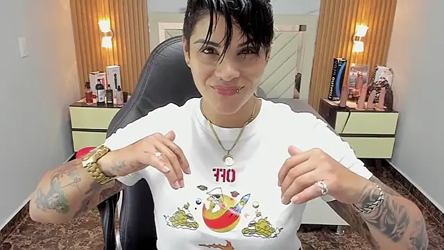 KAROLLJONES1 online show from 09.25.25