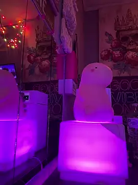 Snapshot of goddessmissmia chatting on 03.04.26 goddessmissmia online show from 03.04.26