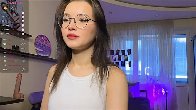 Snapshot of lolly_by chatting on 10.19.25 lolly by online show from 10.19.25