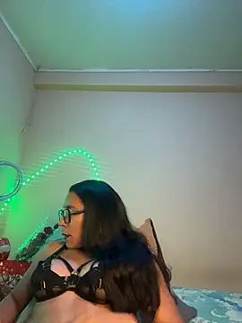 Snapshot of princesaliay chatting on 02.15.26 princesaliay online show from 02.15.26