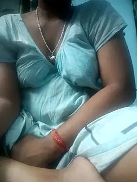 Snapshot of satisfiedgirl4 chatting on 10.15.25 satisfiedgirl4 online show from 10.15.25