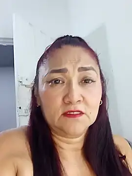 Snapshot of linda_luna29 chatting on 05.16.26 linda luna29 online show from 05.16.26