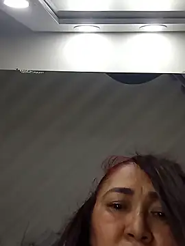 Snapshot of linda_luna29 chatting on 05.16.26 linda luna29 online show from 05.16.26