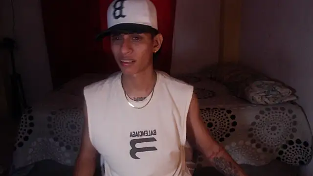 Snapshot of sung_yol chatting on 11.12.25 sung yol online show from 11.12.25