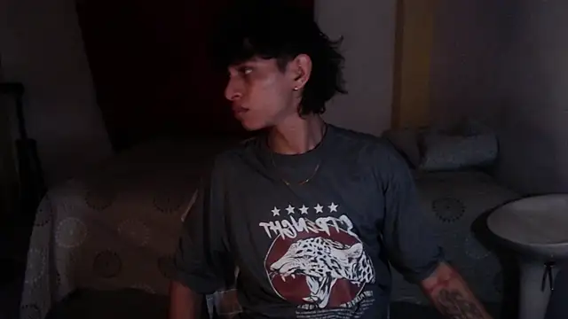 Snapshot of sung_yol chatting on 11.20.25 sung yol online show from 11.20.25