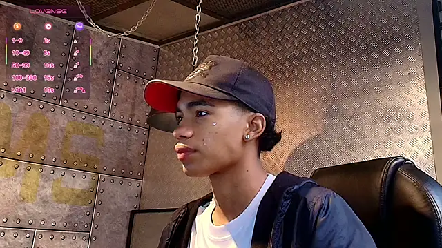 Snapshot of AlanCutee chatting on 09.14.25 AlanCutee online show from 09.14.25