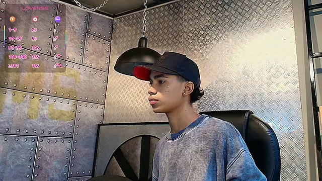 Snapshot of AlanCutee chatting on 09.15.25 AlanCutee online show from 09.15.25