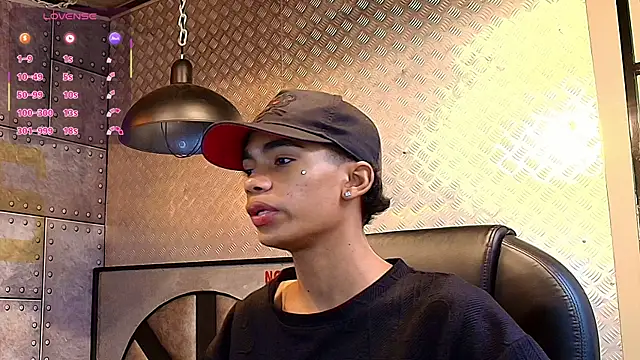 Snapshot of AlanCutee chatting on 09.16.25 AlanCutee online show from 09.16.25