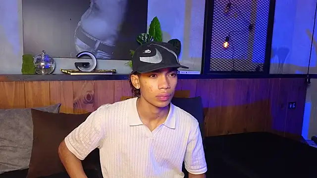 Snapshot of AlanCutee chatting on 04.17.26 AlanCutee online show from 04.17.26