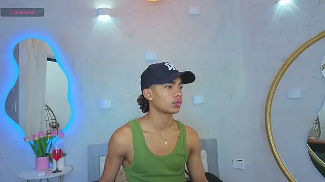 Snapshot of AlanCutee chatting on 05.17.26 AlanCutee online show from 05.17.26