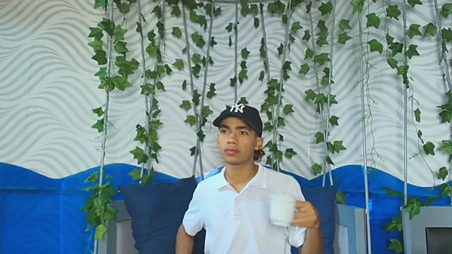 Snapshot of AlanCutee chatting on 05.30.26 AlanCutee online show from 05.30.26