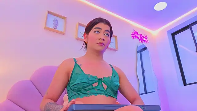  Grace turner  online show from 10.04.25