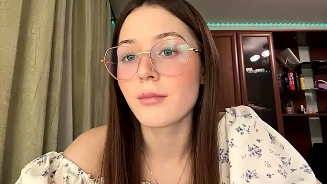 Adel strongwoman online show from 12.16.25