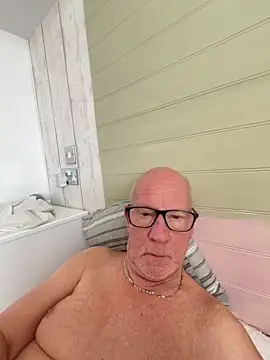 Snapshot of philefc chatting on 02.04.26 philefc online show from 02.04.26