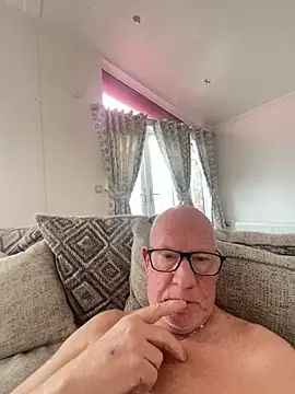 Snapshot of philefc chatting on 02.11.26 philefc online show from 02.11.26