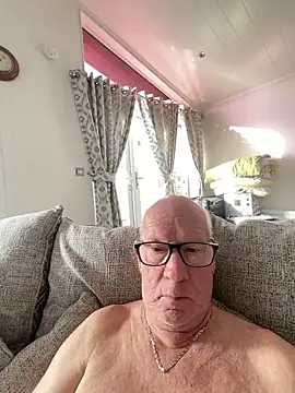 Snapshot of philefc chatting on 03.05.26 philefc online show from 03.05.26