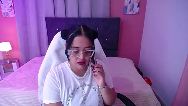 Sofia leving online show from 10.04.25