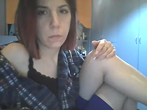 Snapshot of Anayssa_ chatting on 11.27.25 Anayssa online show from 11.27.25