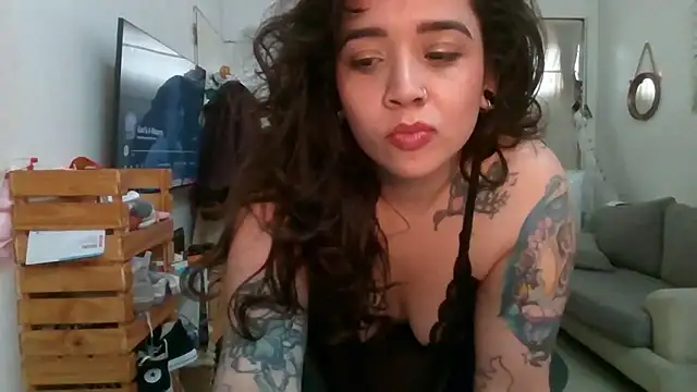 Snapshot of GypsyMamacita chatting on 09.23.25 GypsyMamacita online show from 09.23.25