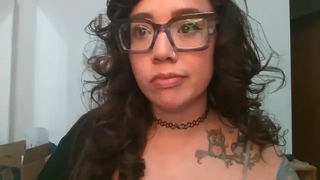 Snapshot of GypsyMamacita chatting on 10.08.25 GypsyMamacita online show from 10.08.25