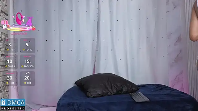 Snapshot of Clhoee_ chatting on 10.25.25 Clhoee  online show from 10.25.25