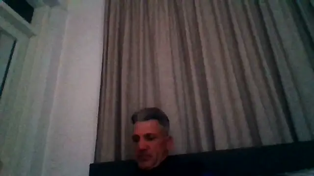 Snapshot of handsome8inchh chatting on 04.23.26 handsome8inchh online show from 04.23.26