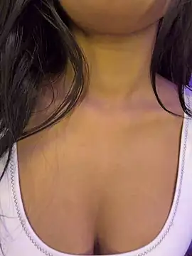 KARISHMA-STRIP online show from 01.08.26