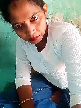 Snapshot of Chandrakanta-Devi chatting on 10.04.25 Chandrakanta-Devi online show from 10.04.25