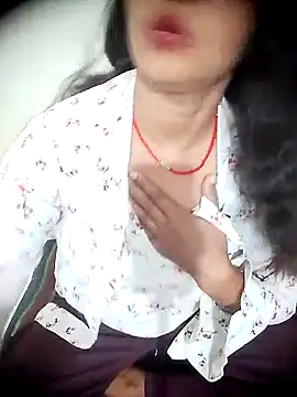 Snapshot of Chandrakanta-Devi chatting on 10.11.25 Chandrakanta-Devi online show from 10.11.25