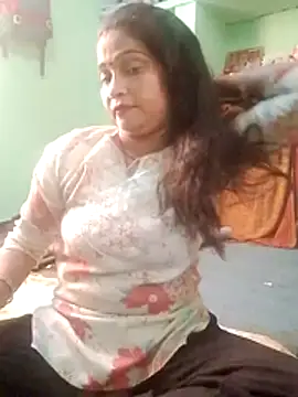 Snapshot of Chandrakanta-Devi chatting on 10.26.25 Chandrakanta-Devi online show from 10.26.25