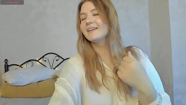 Snapshot of Ruby_Al1en chatting on 12.18.25 Ruby Al1en online show from 12.18.25