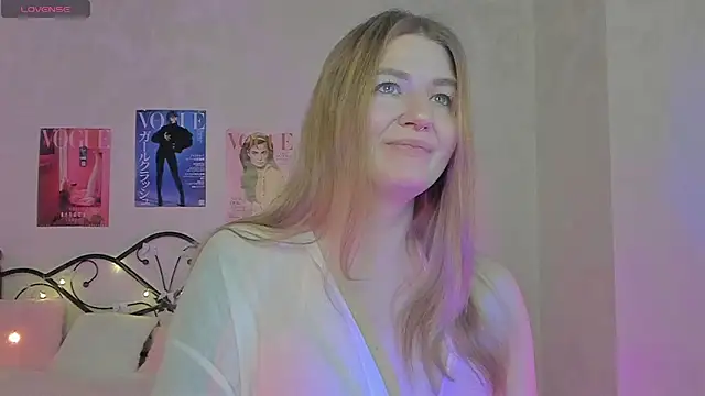 Snapshot of Ruby_Al1en chatting on 12.19.25 Ruby Al1en online show from 12.19.25