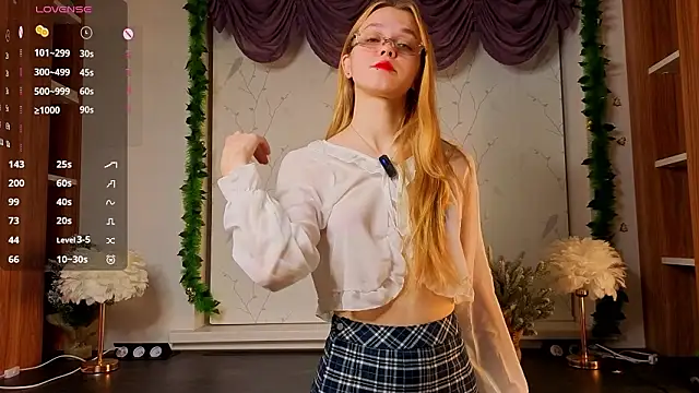 Snapshot of TomokoRocha chatting on 02.10.26 TomokoRocha online show from 02.10.26