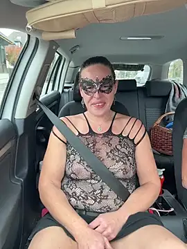 Nadja Noir online show from 11.08.25