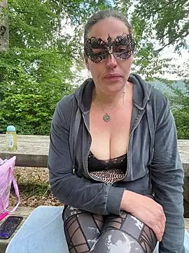 Snapshot of Nadja_Noir chatting on 05.16.26 Nadja Noir online show from 05.16.26