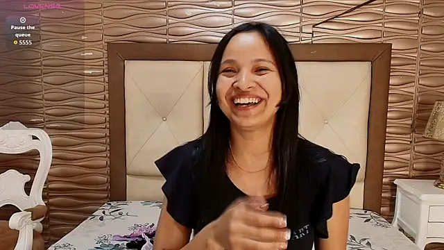 Snapshot of Miladiosa chatting on 04.26.26 Miladiosa online show from 04.26.26