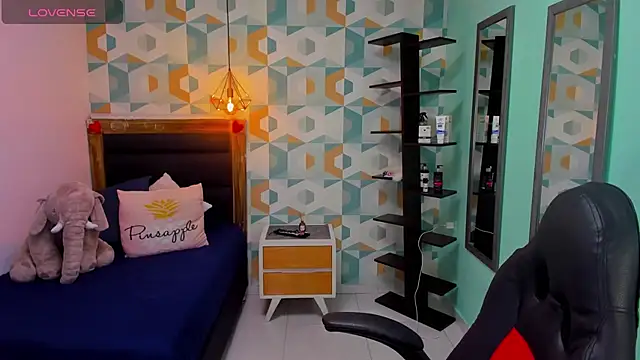 ROSIE MOSS online show from 10.17.25