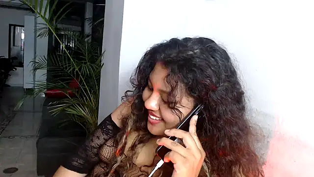 CloeStron online show from 10.11.25