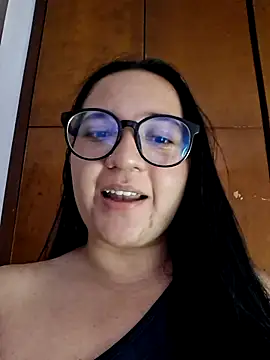 Snapshot of sara_roy04_ chatting on 10.08.25 sara roy04  online show from 10.08.25