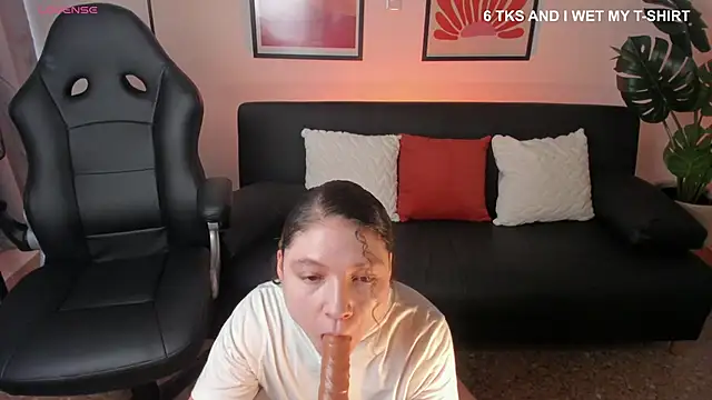 Snapshot of victoria_becker_ chatting on 04.18.26 victoria becker online show from 04.18.26