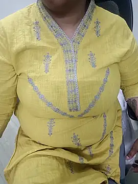 Snapshot of Bhabhiji1 chatting on 04.23.26 Bhabhiji1 online show from 04.23.26