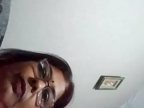 Snapshot of mileesha chatting on 05.06.26 mileesha online show from 05.06.26