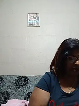 Snapshot of mileesha chatting on 07.17.26 mileesha online show from 07.17.26