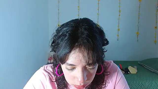 Snapshot of sajecrismaa chatting on 01.06.26 sajecrismaa online show from 01.06.26