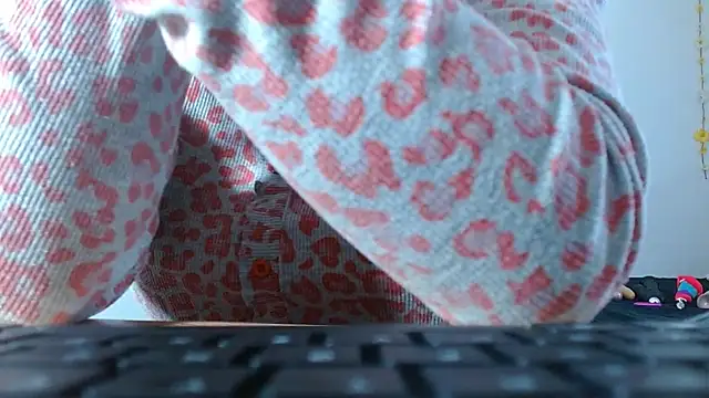 Snapshot of sajecrismaa chatting on 01.08.26 sajecrismaa online show from 01.08.26