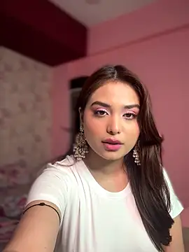 Snapshot of chloiedecker chatting on 04.08.26 chloiedecker online show from 04.08.26