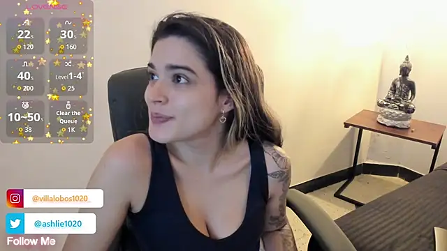 MiaVillalobos online show from 10.30.25