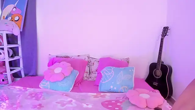 Snapshot of EmyGomezz chatting on 09.17.25 EmyGomezz online show from 09.17.25