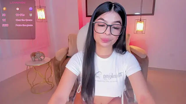 Snapshot of Melina_Rouge chatting on 04.17.26 Melina Rouge online show from 04.17.26