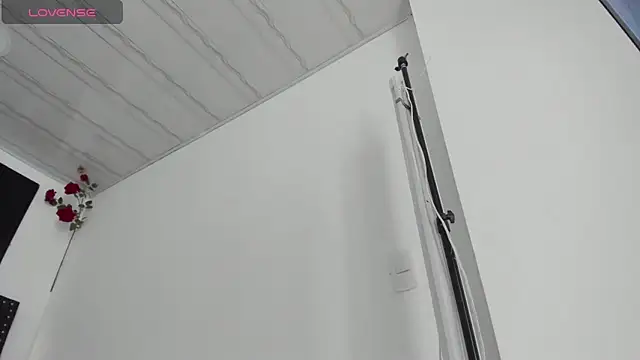 ScarlettVell online show from 10.15.25